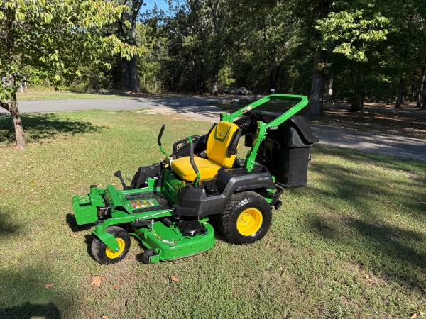 John Deere Zero Turn Mower 1