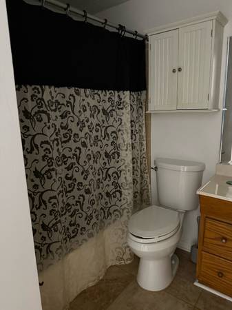 $225 / 3br - Alquiler temporal de habitación-3-6 meses (Lynn Haven)63924680118915121