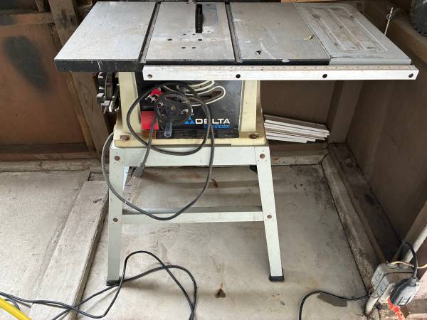 Delta Table Saw 1