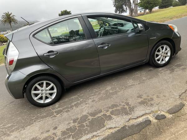 2014 Toyota Prius C -- Great fuel economy and reliable ride - $5,950 (daly city)63624062900097124