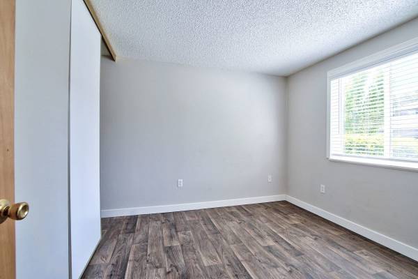 $1,799 / 3br - 960ft2 - 😃3x1 with NEW VINYL FLOORS!!! GROUND FLOOR, 2 FREE PARKING SPACES!😃 (5400 Southwest 180th Avenue, Aloha, OR)63914855220354123