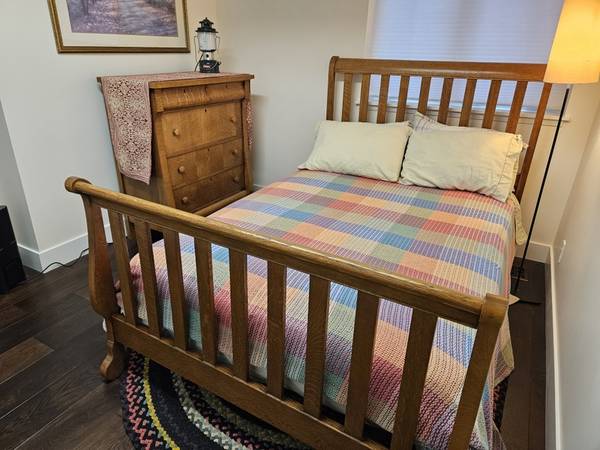 Slatted sleigh full bed and chest of drawers: empire style 1