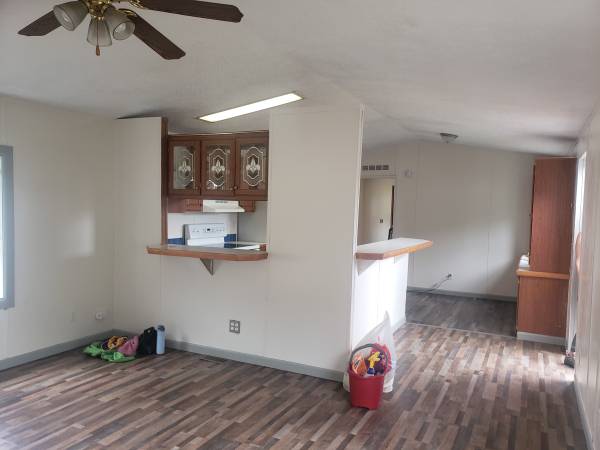 $1,900 / 3br - 3 brm 2 baño casa móvil recién renovada con patio (Bonner)63657010652033123