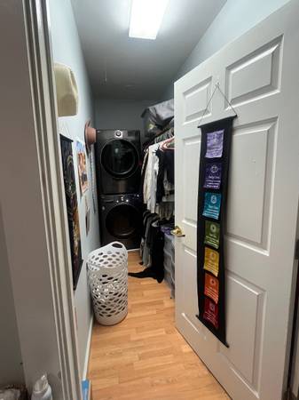 $1,675 / 2br - Spacious 2 bed, 1 bathroom end unit (Putney)63313507917441122