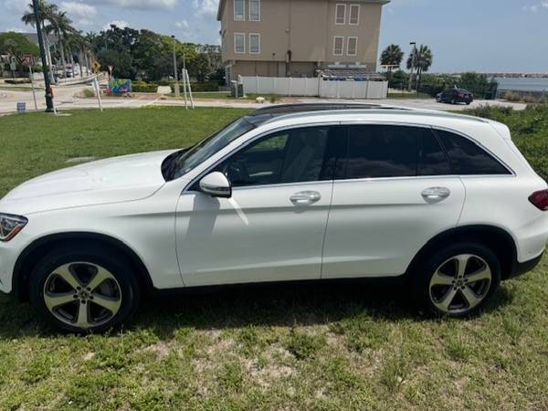 2020 Mercedes GLC 300 - LESS THAN 7,000 ORIGINAL MILES - $30,900 (Fort Pierce)63470252978179121
