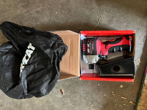 Aircat 3/8” pneumatic impact wrench and m7 air ratchet 1