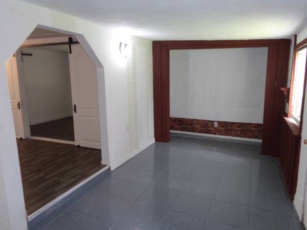 $187,400 / 2br - 963ft2 - "¡UBICACIÓN!!" ¡INVERSORES!! CASA ACTUALIZADA Y GRAN TERRENO EN CITRA (CITRA, FLORIDA)63822864705795123
