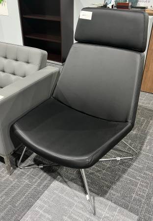 Guest Chair with Chrome Sled Base 1