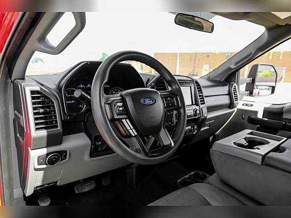 2019 Ford F-350 XL 4WD - Photo 3