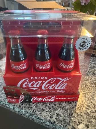 Coke 6Pack Bluetooth 1