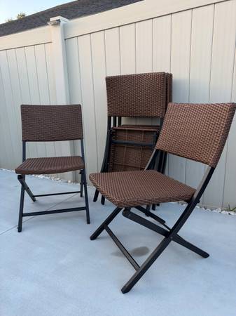 Outdoor Folding Chairs set of 5 1