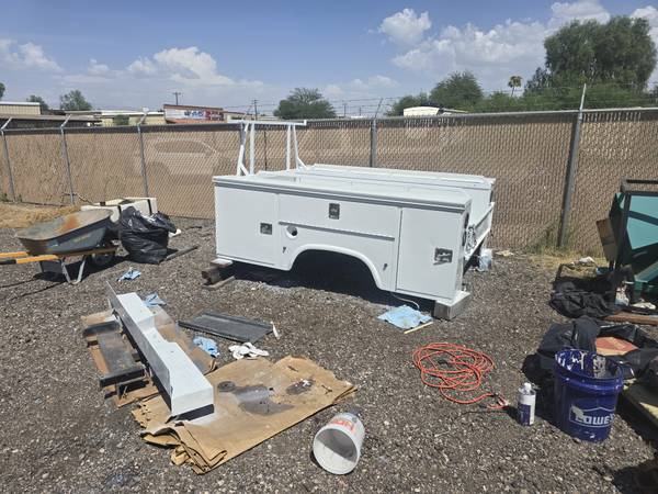 8' utility bed 1