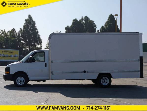 2012 GMC Savana Commercial Cutaway - Photo 4