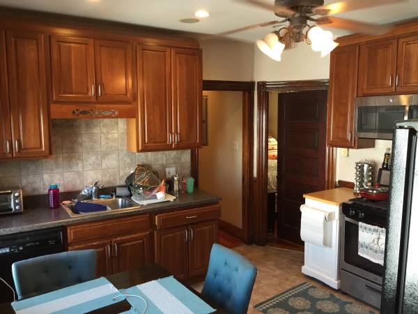 Immediate availability: 2bd/1ba+parking+ porch by Andrew Sq Red Line 1