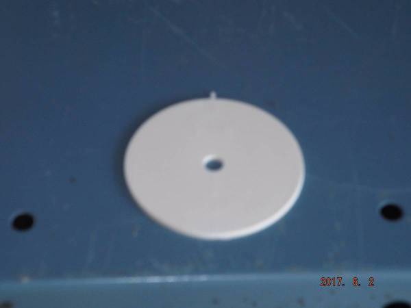 100 Plastic Discs - wall protector 1