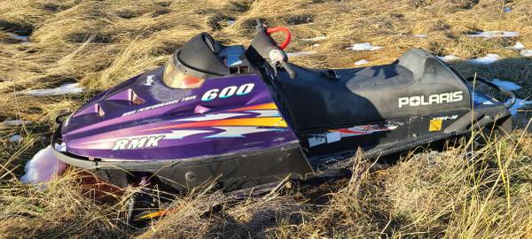 Older snowmobile 1