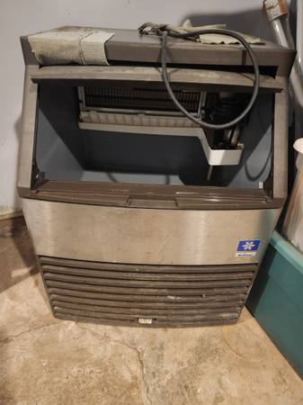 Manitowoc Ice Maker 1