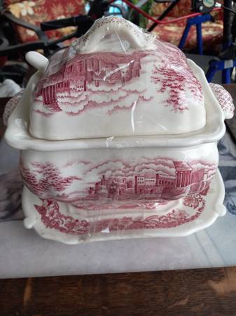 Vintage  Transferware Soup Tureen 1