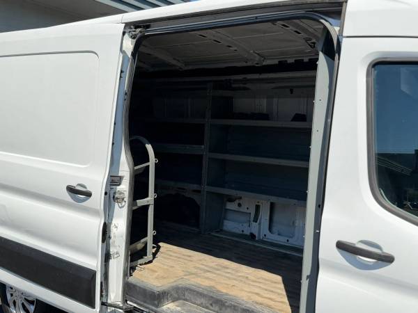 2015 Ford Transit 250 Van - Photo 9