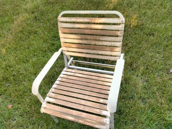 Super strong solid aluminum vinyl strap chairs. 4 available 1