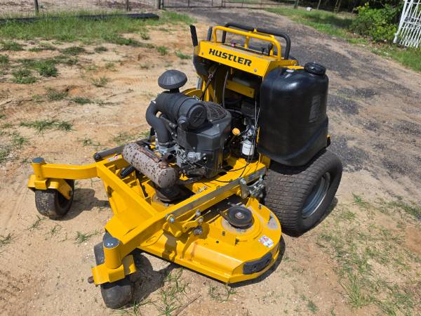 Hustler super s stander zero turn 52 inch lawn mower 1