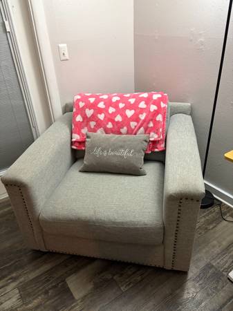 FREE - Big comfy reading chair 1