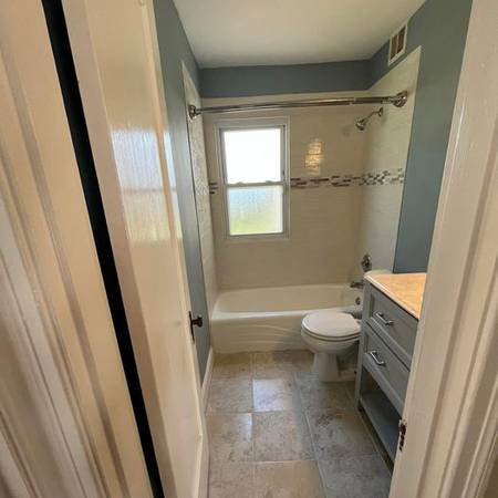 $1800.00 / 3br - 1074ft2 - AVAILABLE DECEMBER 1 - Saint Matthews 3 bed 1 bath house, fenced yard64008826468226124