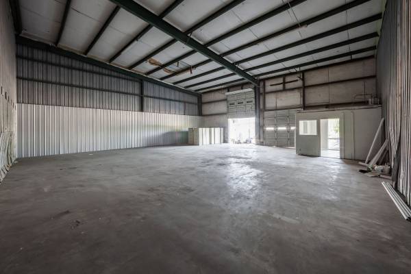 $1,700 / 2500ft2 - Warehouse 2500SF (Jackson)63612441632643121