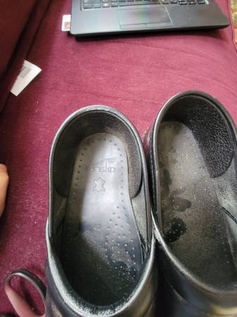 Tallas para hombre 10 de zuecos Dansko en buen estado. - $40 (bernal heights)63471457131905123