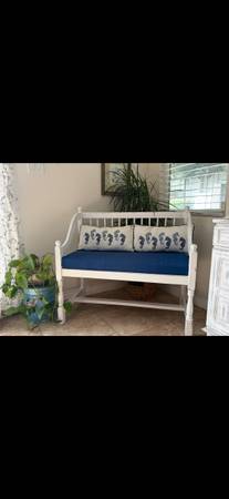 Rusric Bench Seat 1