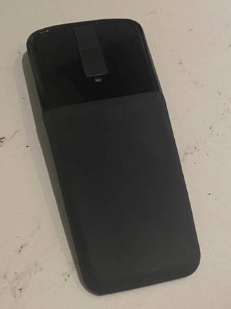 Microsoft Arc Wireless Mouse 1