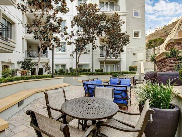 $2,907 / 2br - 1347ft2 - ¡Vida de lujo en su máxima expresión! 2 habs/2.5 baños con encimeras de granito (Mission Valley)63865932679299121