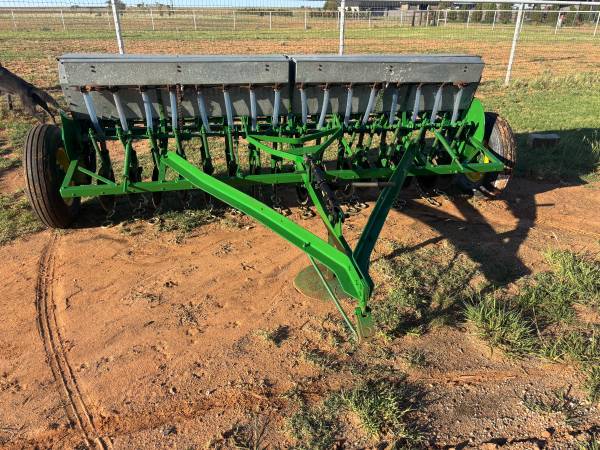 12ft  John Deere Wheat Drill with Bermuda Grass Bixes 1