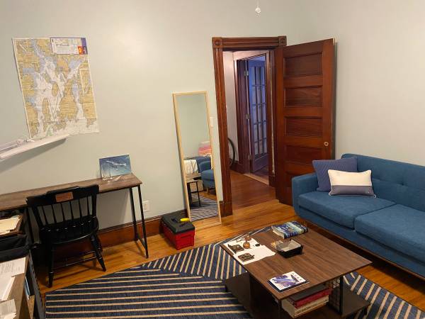 $1,200 / 150ft2 - Bedroom in Stunning Condo- Walk to Davis Sq/ Harvard University (Walk to Green Line- Ball Sq/ Red Line- Porter Sq)63996547046914122