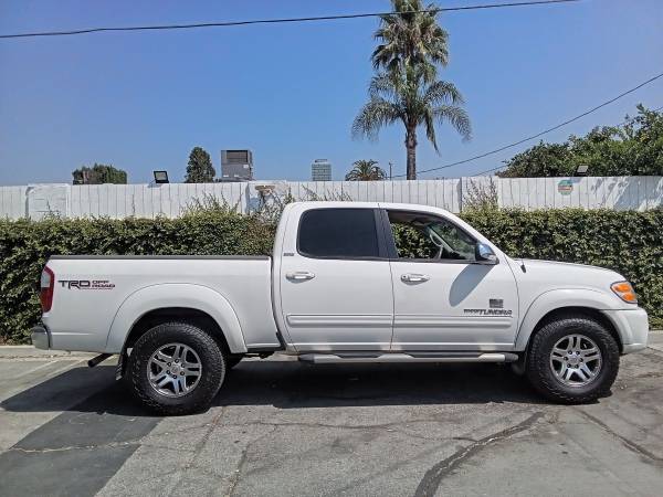 Toyota tundra 2005 SR5 - $10,800 (Winnetka)63441207601537124