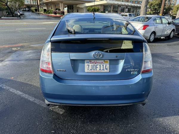 2005 TOYOTA PRIUS HYBRID. CLEAN TITLE, PASS SMOG, COMMUTER! RUNS GREAT - $5,499 (san mateo)63624172796163123
