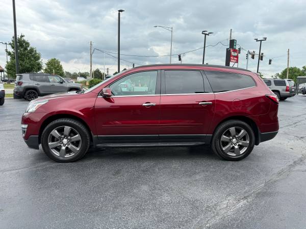 2017 Chevrolet Traverse LT - Techo solar, Cuero, Navegación! Extra limpio - $10,900 (Oak Forest)63619031559811123