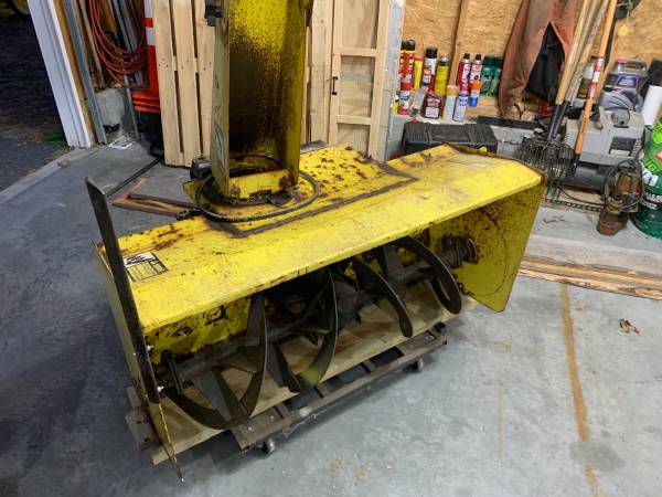John Deere 47” 2-stage snowblower 318, 322, 332 1