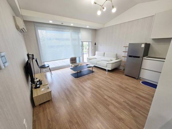 Teheran St., Furnished 1BR APT with Rooftop Garden near Yeosam Station 1