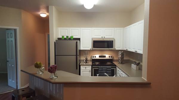 $1,899 / 2br - 1060ft2 - 🎃 Gourd-geous 2 Bed 2 Bath – ¡No te lo pierdas!63672547443457122