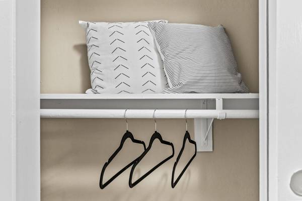 Pet-Friendly 2BR with Utilities Included & Gated Entry 🔑 1