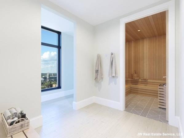 $3,800 / 2br - Absolutely stunning fully renovated 2 bed 2 bath, laundry in unit!! (Brighton)63802121891201121