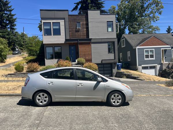 2007 Toyota Prius 140k millas - $4,500 (barrio UW)63617140897283120