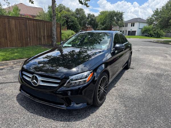 **Mercedes Benz C300 Premium súper limpio del 2021** - $24,250 (Round Rock)63470428951299121