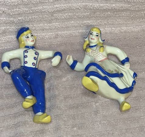 Rare Ceramic arts, Studio, dancing Dutch boy and girl wall plaque 1