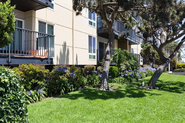 Ceiling Fan, Laundry Facility, Private Patio 1
