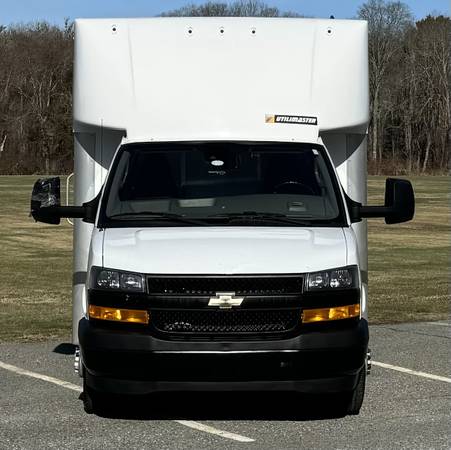 2021 Chevy 4500 16' Cube Van w/ Side Delivery Door & Aluminum Racking* - $34,900 (Westport)63615703947267122
