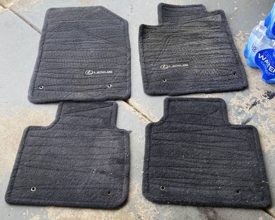 Lexus ES OEM Mats, Black 1
