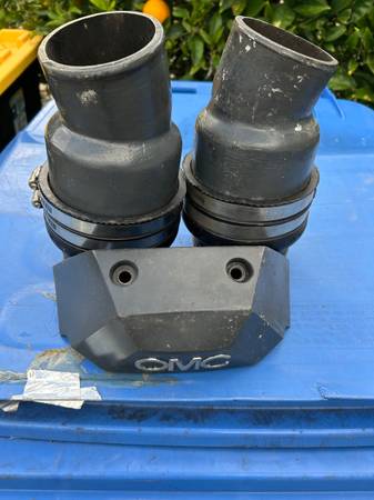 OMC    EXAUST COUPLERS 1