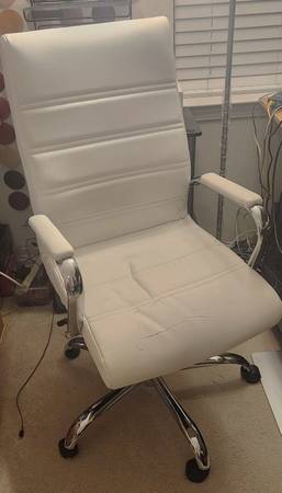 High-Back Leather Computer Office Manager Desk Chair in White/Chrome 1